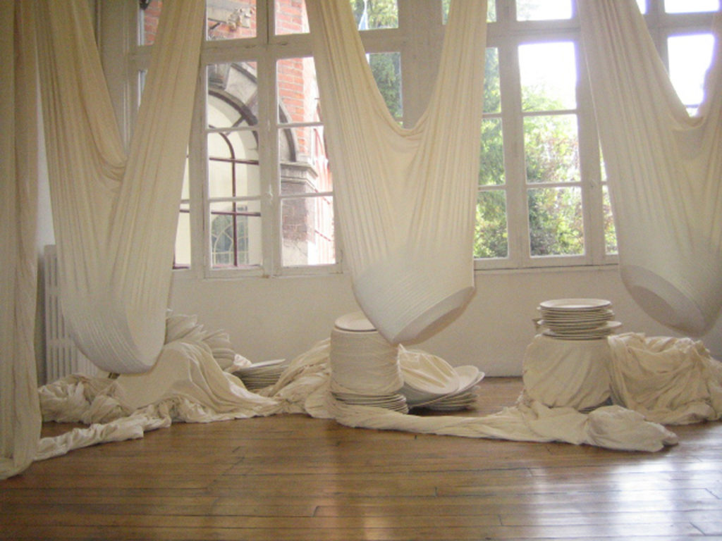 Le Théâtre des pesanteurs, Ghislaine Vappereau, exposition Manieur de gravité, galerie Duchamp, Yvetot, 2006